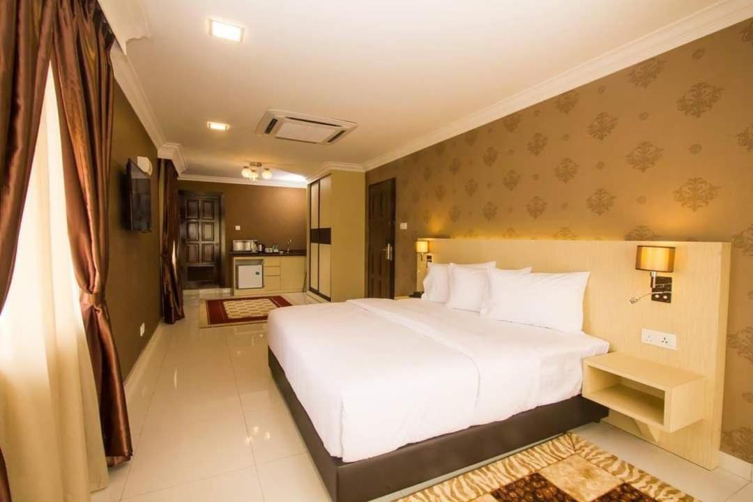 New Kesuma Villa Exclusive Stay ปาริตราจา ภายนอก รูปภาพ